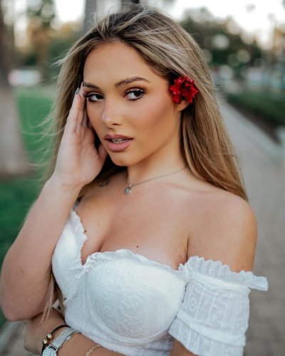 Мишель Кеннелли